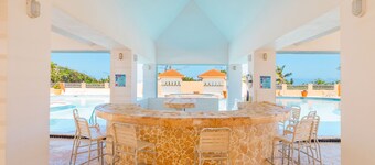 "Indulge in Comfort at Golden Dream Villas Your Dream Vacation Getaway!"