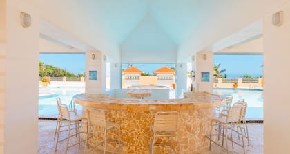 "Indulge in Comfort at Golden Dream Villas Your Dream Vacation Getaway!"