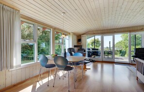 Dining - Cozy home in Farsø with WiFi (Farsø)