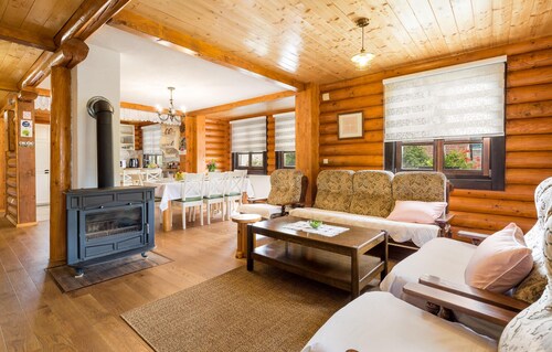 4 bedroom beautiful home in Otocac