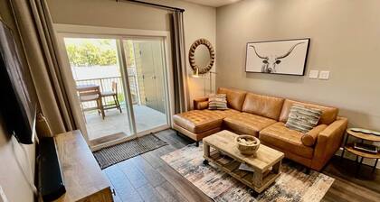 *Dream Gruene Getaway* Walk to Gruene! On River!