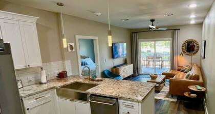 Two Side-by-Side Riverfront Condos, Walk to Gruene Hall - 6BR