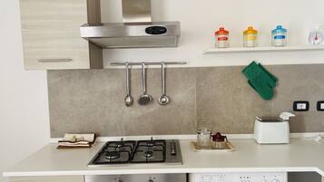 Ofen, Herdplatte, Esstisch