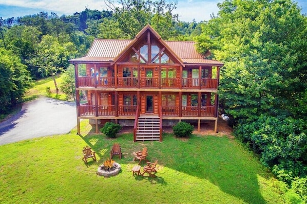 Exterior - Big Bear Cabin (Sevier County)