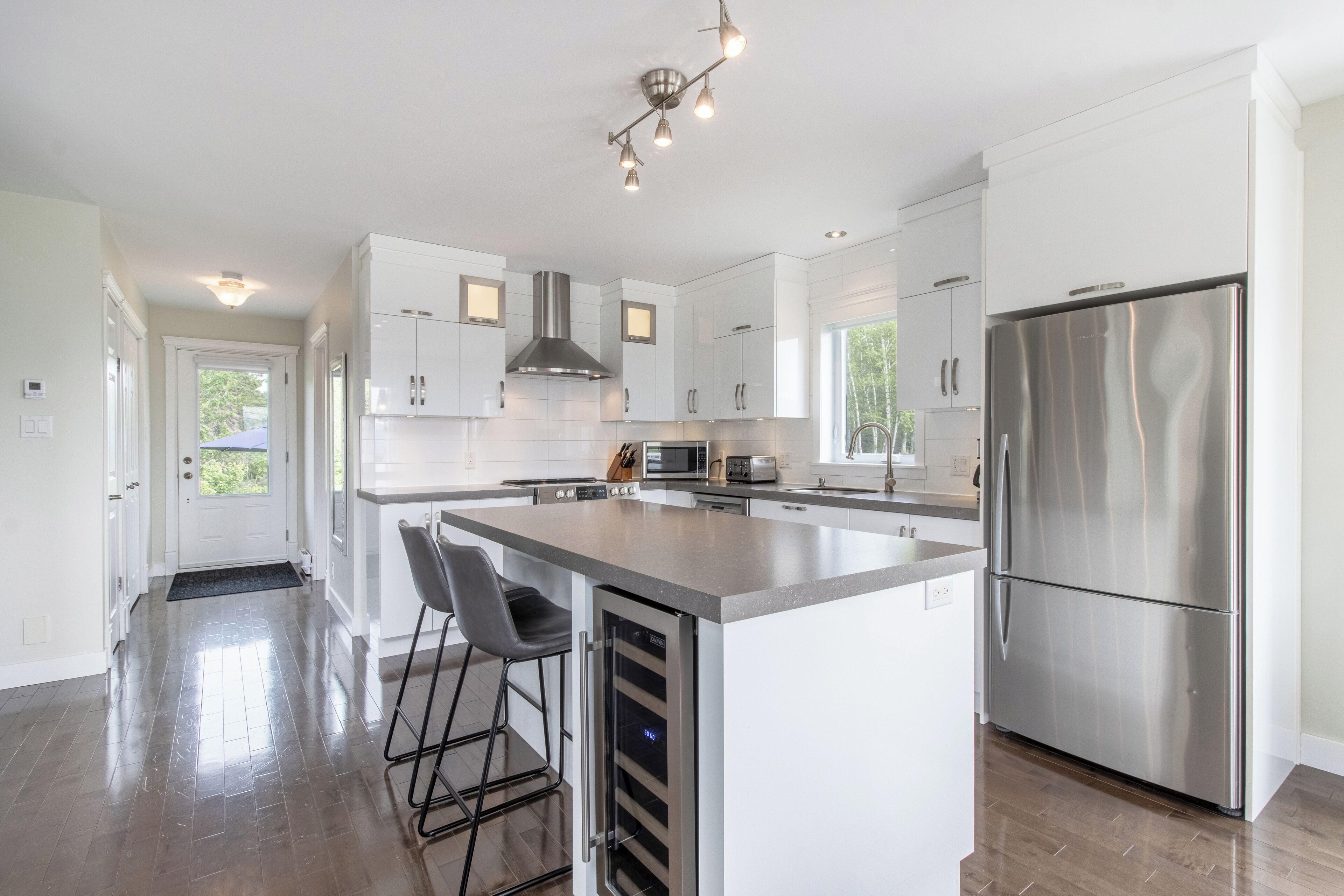 Chalet Alexia: Activities and relaxation by the small lake