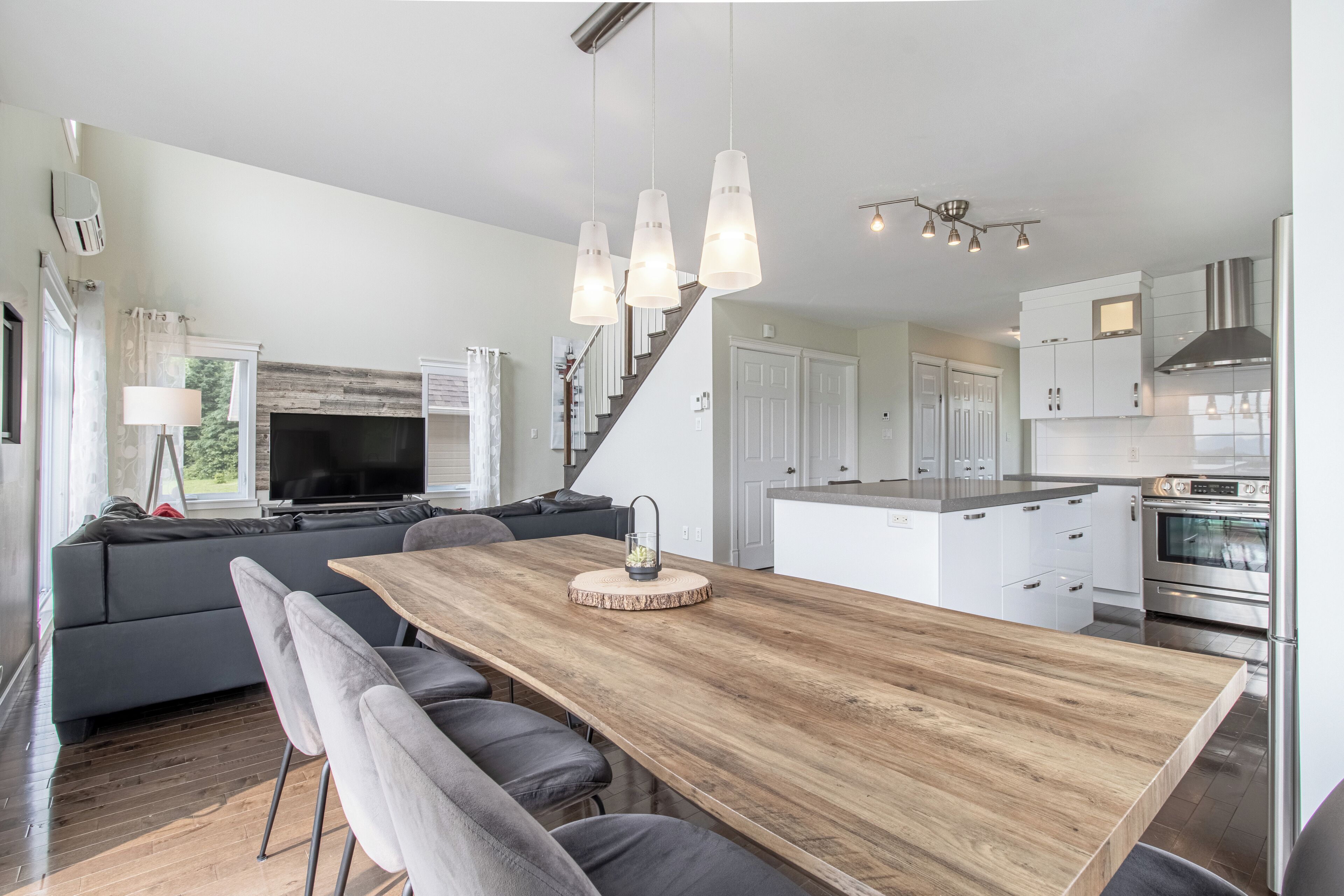 Chalet Alexia: Activities and relaxation by the small lake