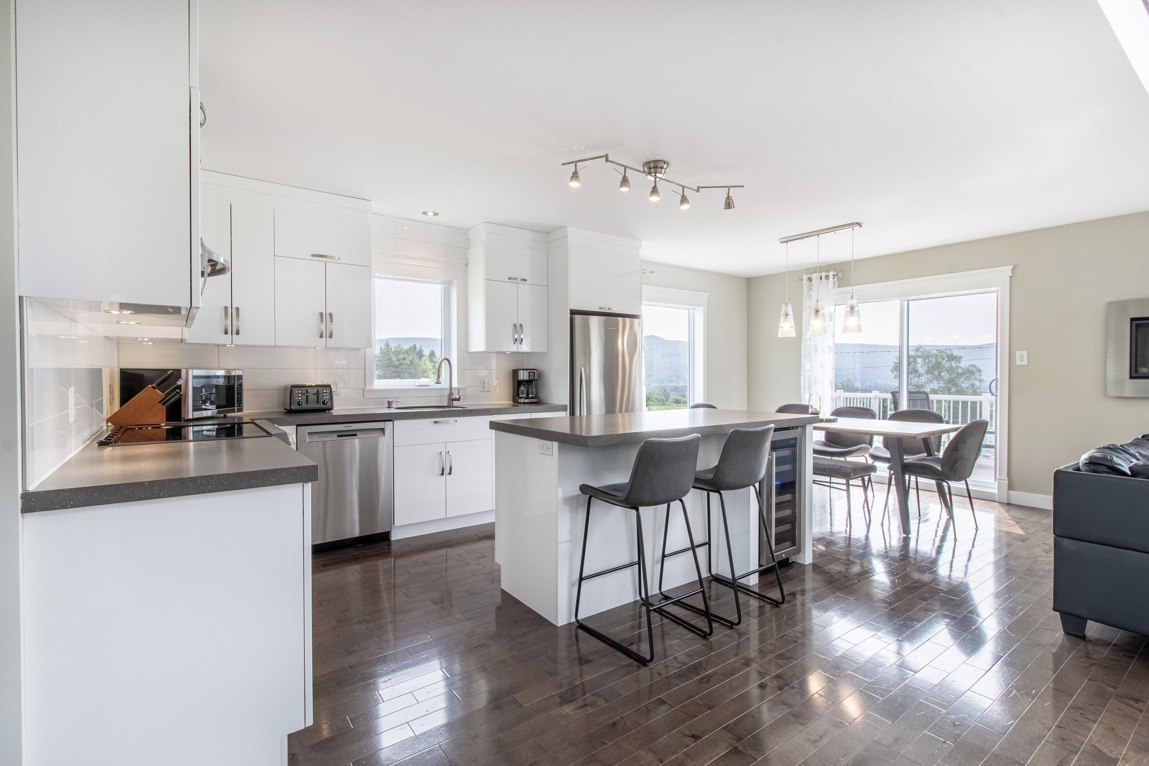 Chalet Alexia: Activities and relaxation by the small lake