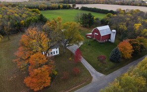 Exterior - Rustic Country farmhouse on 2 acres close to several lakes. (North Webster)