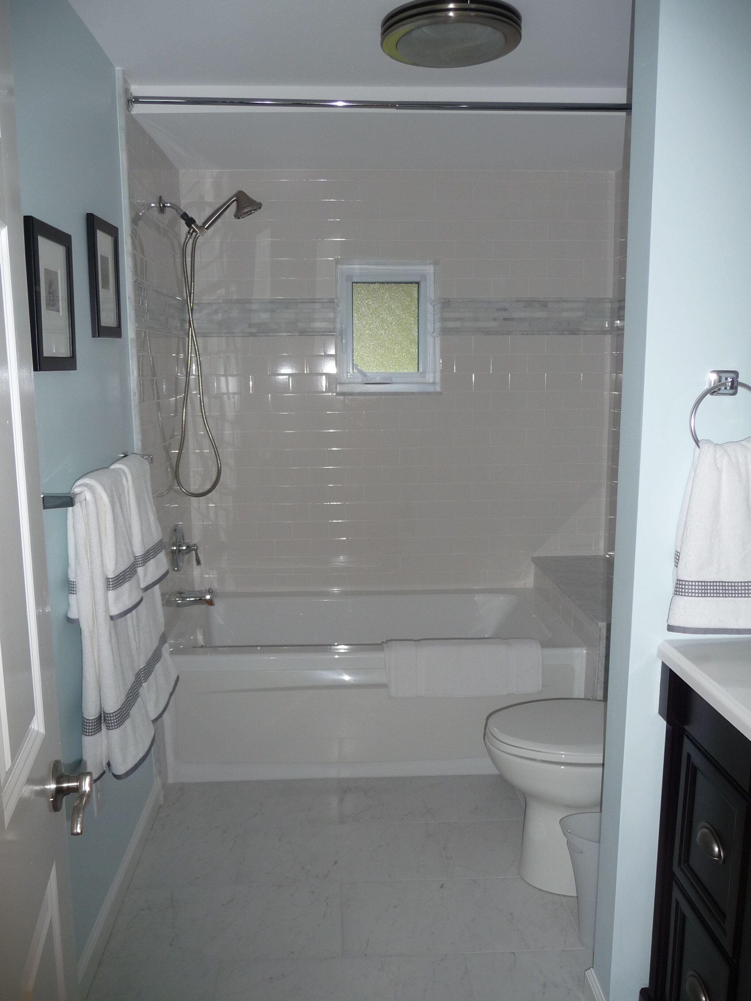 Jetted tub, hair dryer, towels, soap