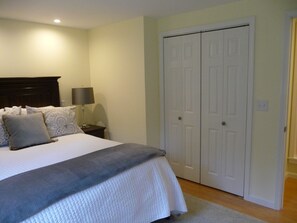 1 dormitori, escriptori, planxa i posts de planxar i wifi gratuïta 