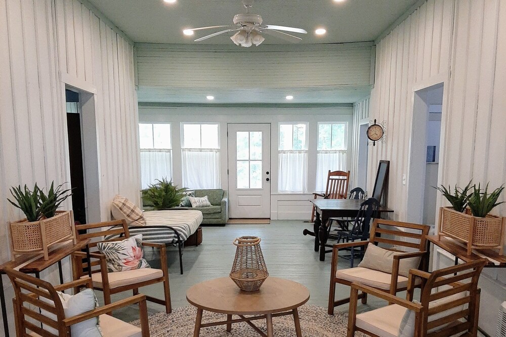 Historic 1851 Farmhouse Retreat