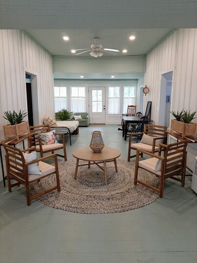 Historic 1851 Farmhouse Retreat