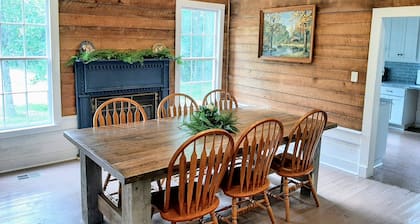 Historic 1851 Farmhouse Retreat