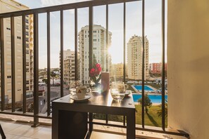 Interior - Inviting 2-Bed Apartment in Armação de Pêra (Armação de Pêra)