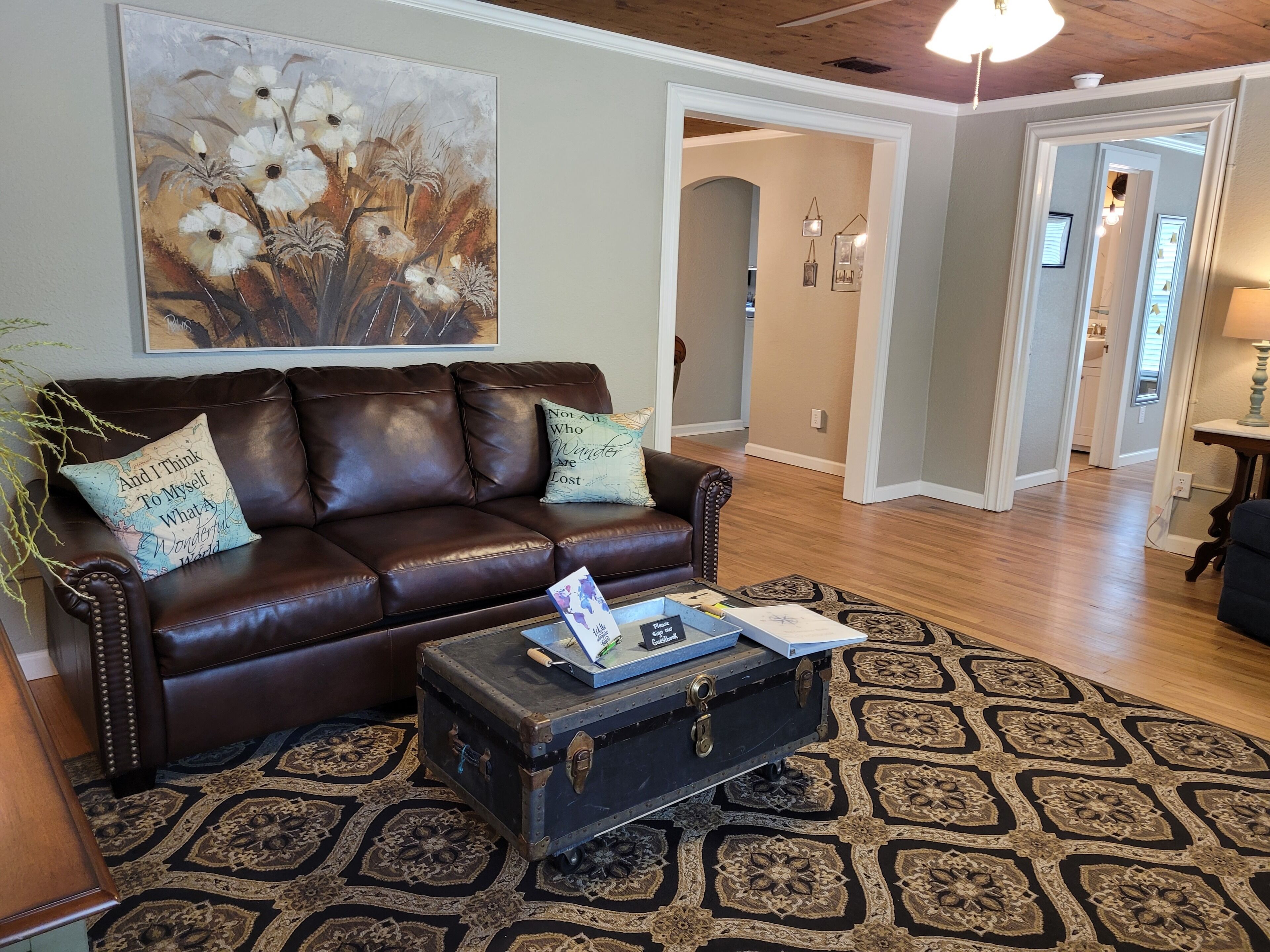 The Compass, Entire House with World Travelers Theme near TSU