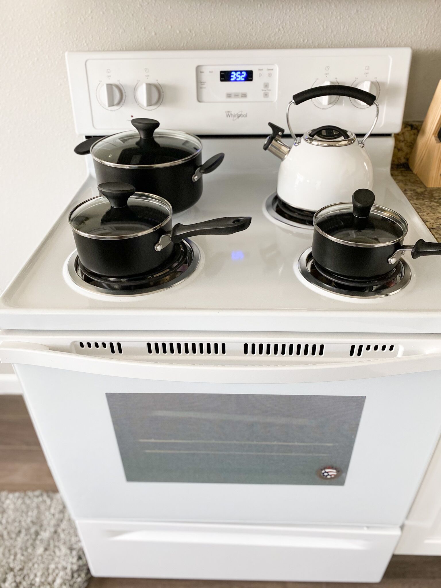 Entire Cozy Home near Downtown San Antonio with Free Parking