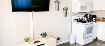 Entire Cozy Home near Downtown San Antonio with Free Parking