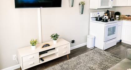 Entire Cozy Home near Downtown San Antonio with Free Parking