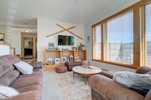 TV, ping pong, books, offices