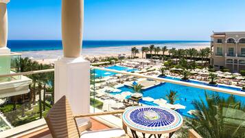 Premium bedding, free minibar, individually decorated