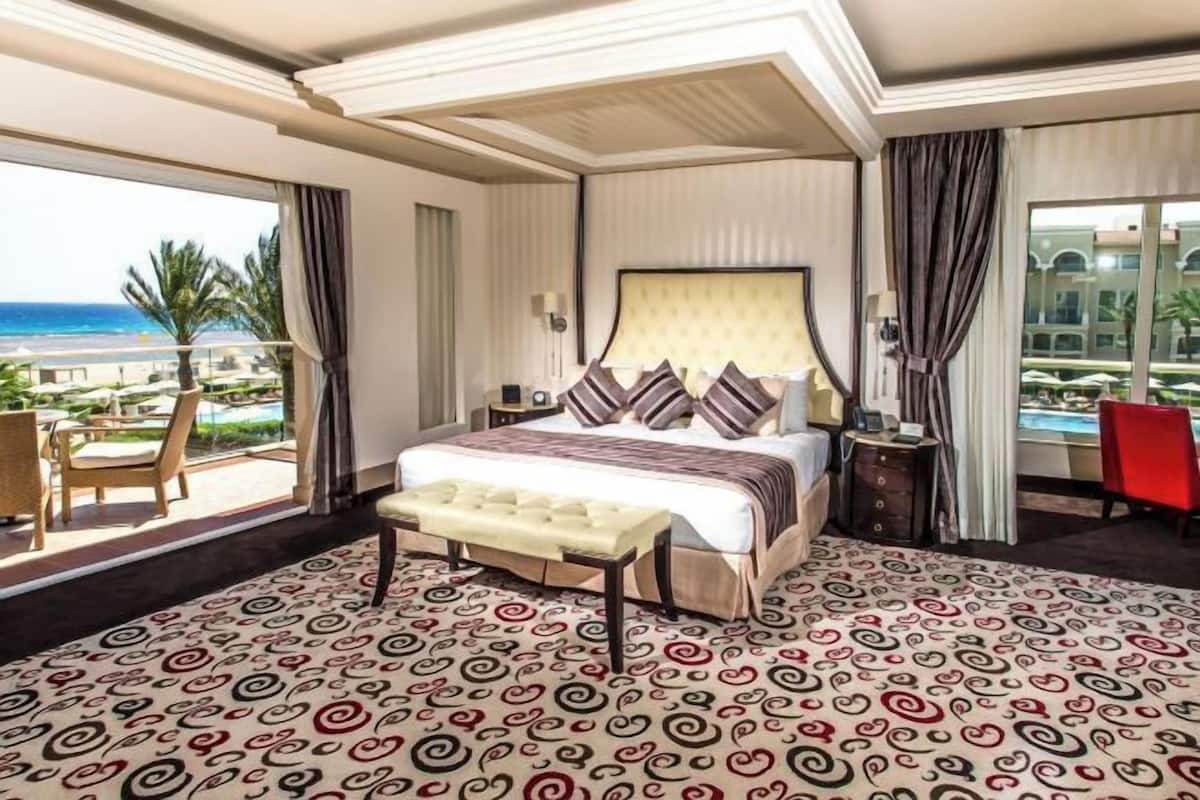 1 bedroom, premium bedding, free minibar, individually decorated