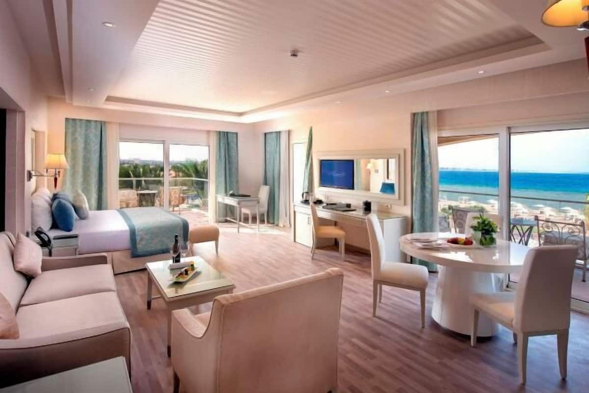 1 bedroom, premium bedding, free minibar, individually decorated