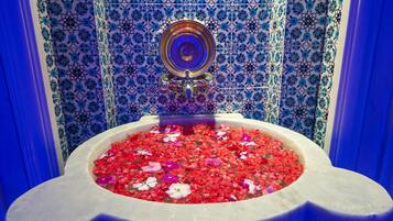Espace de soins pour les couples, sauna, bain à remous, hammam, hammam