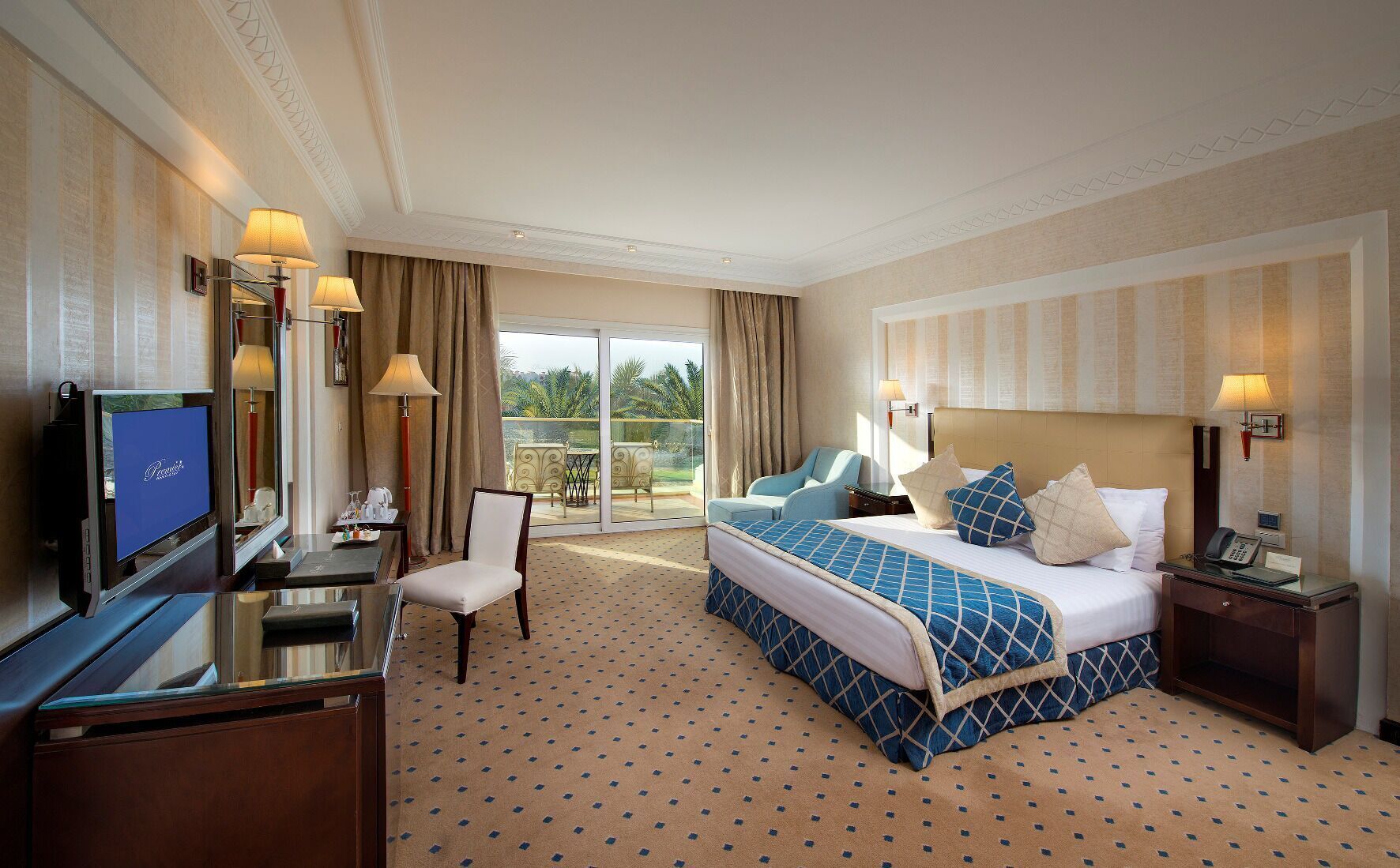 Premium bedding, free minibar, individually decorated