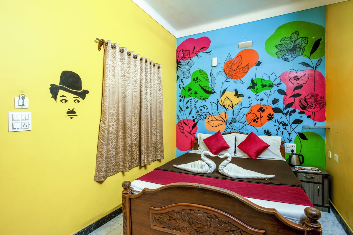Deluxe Room | Desk, WiFi (free), bed sheets