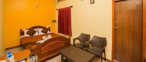 Habitación Deluxe | Escritorio, wifi gratis, ropa de cama