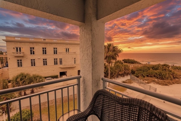 Front row seats for sunsets at the beach - right from your balcony!