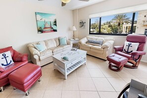 Smart TV - Private Beach, Gulf View from Balcony, Heated Pools, $185 Free Activities Daily, Outdoor Workout (Sarasota)