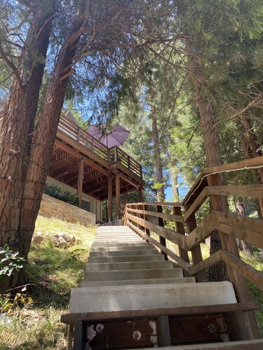 Cheerful Hillside cabin
