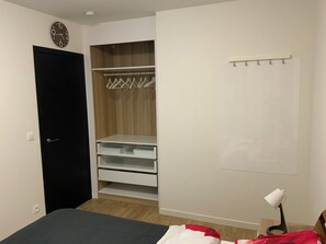 2 chambres, bureau, Wi-Fi gratuit, draps fournis