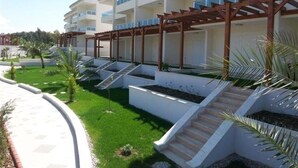 House, 2 Bedrooms, Balcony | Exterior