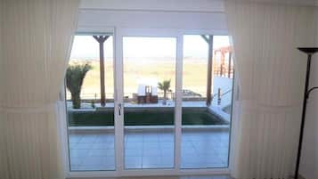 House, 2 Bedrooms, Balcony | Interior