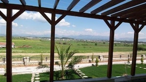 House, 2 Bedrooms, Balcony | Property grounds