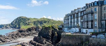 Stylish Flat with Stunning Sea Views, Ilfracombe