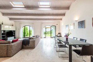 Villa, 3 camere da letto, balcone | Area soggiorno