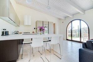 Apartment, 2 Schlafzimmer, Balkon, Gartenblick | Speisen