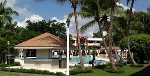 Room, 1 Bedroom, Smoking, Patio | Pool | Outdoor pool