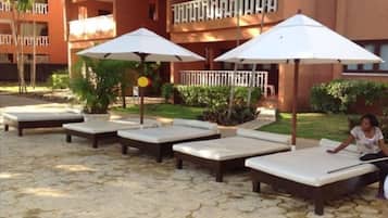 Room, 1 Bedroom, Smoking, Patio | Kawasan hartanah