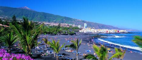 Una playa cerca