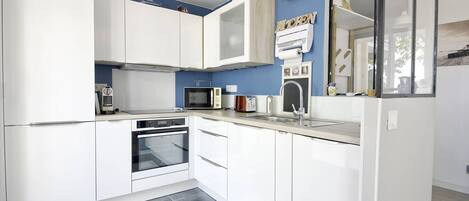 Mikrowelle, Ofen, Geschirrspüler