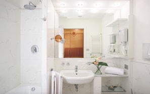 Apartment, 1 Bedroom, Accessible | Bathroom