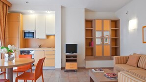 Appartement, 1 chambre, accessible aux personnes à mobilité réduite, balcon | Bar lounge