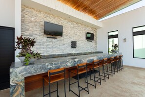 Departamento, 2 habitaciones, Terraza | Restaurantes