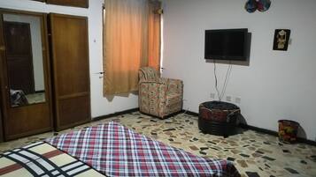 Chambre, 1 chambre, balcon | Aire de séjour
