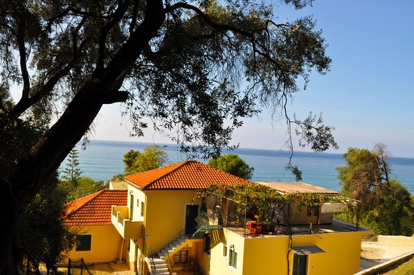 House, 3 Bedrooms, Smoking, Patio | Property grounds - Holiday House Angelos A on Agios Gordios Beach (Corfu)