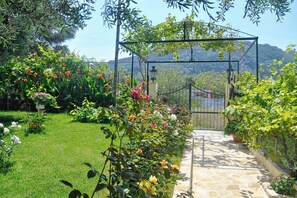 Maison, 3 chambres, fumeur, patio | Terrain de l’hébergement 